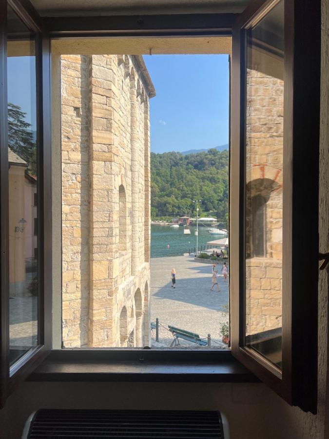 Apartment In Central Square With Lake View Лено Екстериор снимка